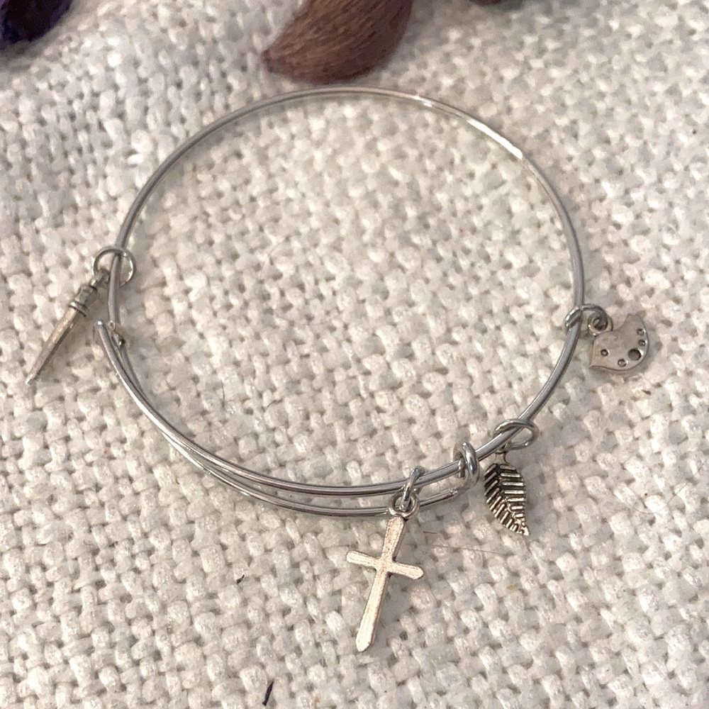 Expanding stainless bracelet Tibetan silver charms